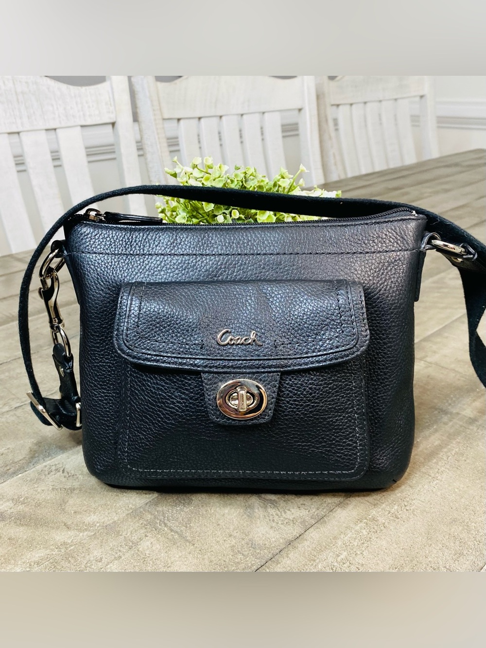 Coach Black Pebbled Leather Turnlock Pocket Crossbody Swingpack Bag F45012